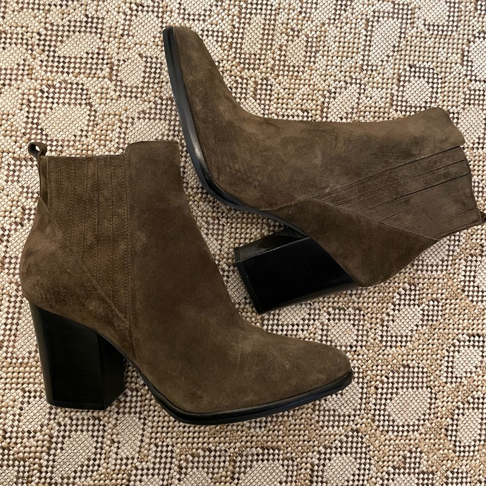 Marc Fisher ankle boots